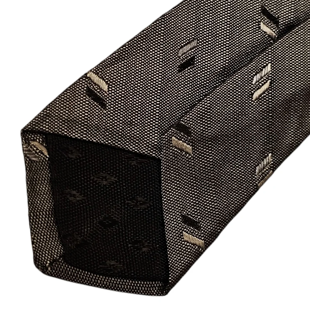 DC by DANIEL CRAIG TIE